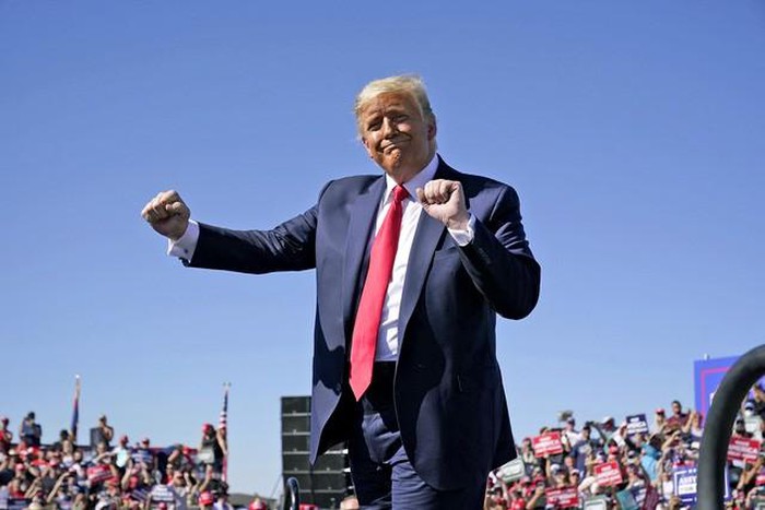 Điệu nhảy ‘đặc trưng’ của ông Trump khi vận động tranh cử lastest-news